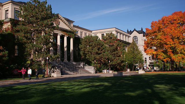 Université d'Ottawa © lezumbalaberenjena sur Flickr 
